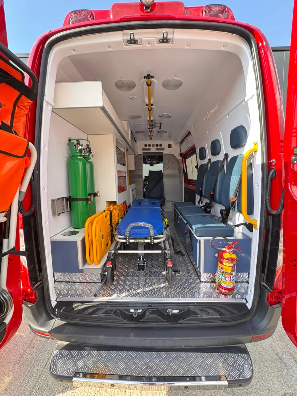 Unidade de resgate Mercedes-Benz Sprinter dos Bombeiros de Minas Gerais, interior de resgate, transformado pela R&R Veículos Especiais
